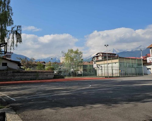 Скандално! Разпространяват ли се отговорите от матурата в СУ-Банско