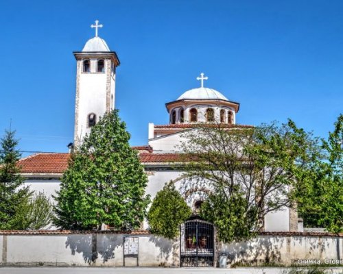 Литургия и курбан за храмовия празник на църквата в Струмяни