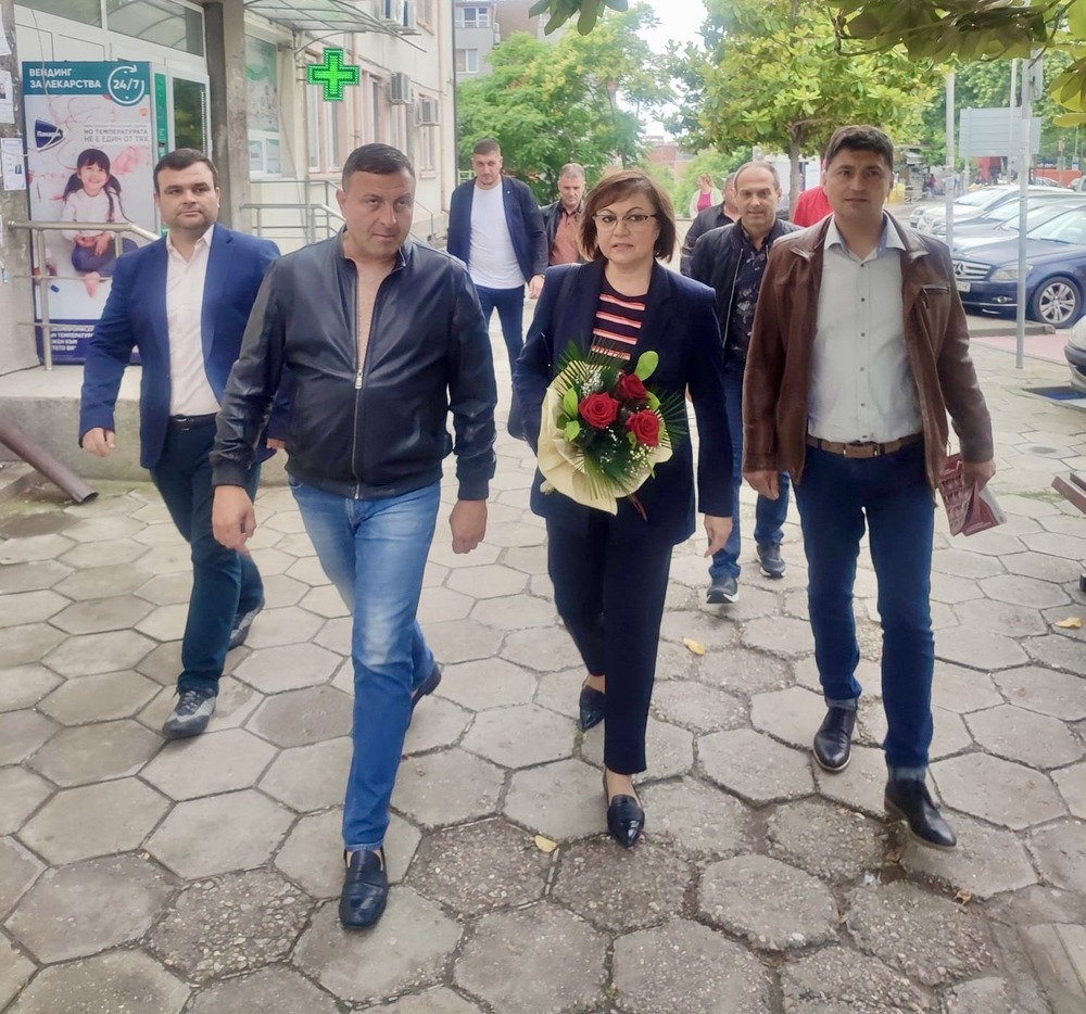 Нинова в Сандански: Децата до 14 г. трябва да получават безплатни лекарства