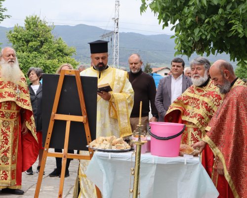 С литургия и курбан почетоха храмовия празник на черквата Свети Свети Константин и Елена в Струмяни