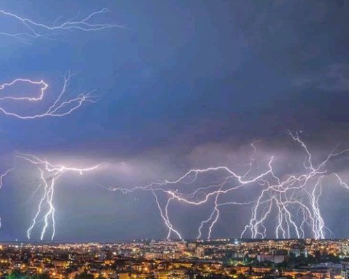 Гръмотевични бури и градушки през новата седмица