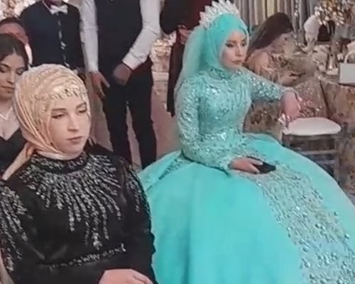 Като принцеси и принцове от вълшебни приказки: Ето ги абитуриентите на уникалното с. Рибново