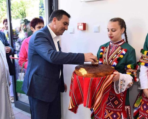Кметът на Гърмен Феим Иса преряза лентата на нова детска градина в с. Долно Дряново
