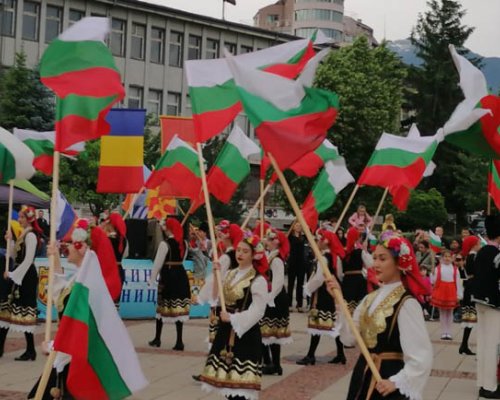 Танцьори от 7 държави пристигат за фолклорен фестивал в Благоевград