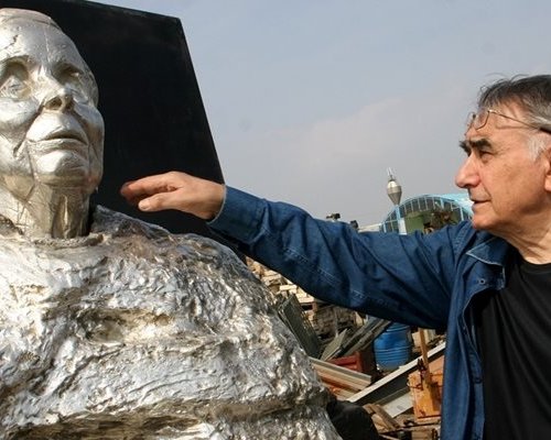 Светлин Русев избран от Ванга за църквата в Рупите