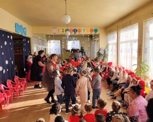 ДГ Надежда в Белица празнува 1 юни в аванс
