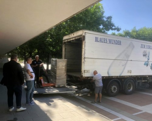 Под полицейски конвой: Бюлетините тръгнаха към общините в Пиринско