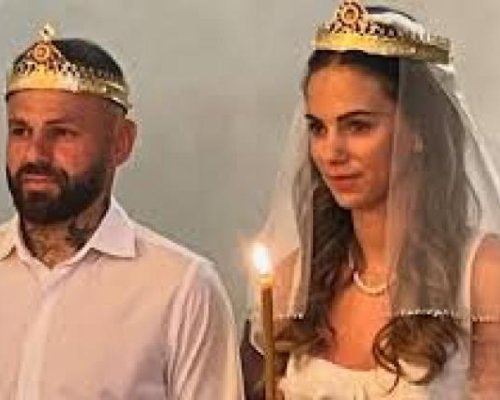 Футболистът Спас Делев се венча в храма на Ванга