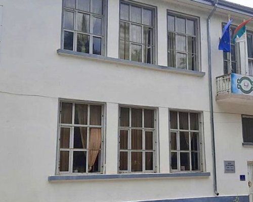 Санират сградата на Първо училище в Петрич