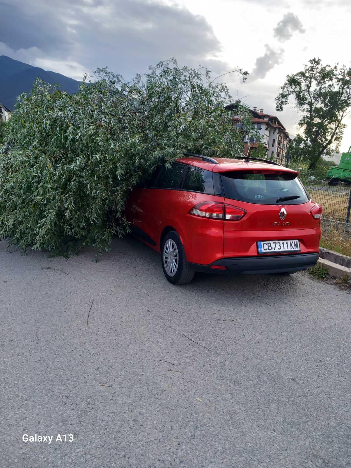 Мощна буря връхлетя Банско