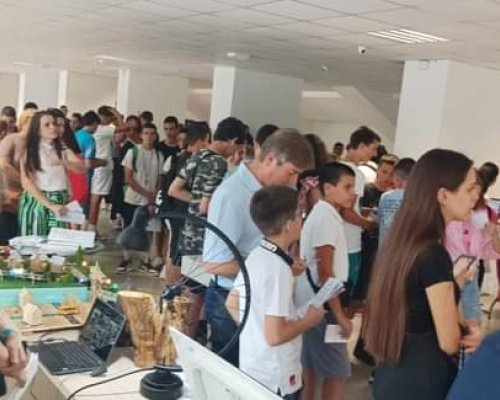 Панорама на средните училища в Дупница