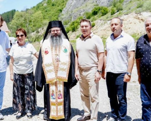 Мелнишкият епископ Герасим извърши водосвет за нов храм