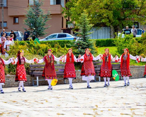 Село Баня се готви за най-големия си празник на 6 юли, с видеопослание  Я кажи ми, облаче ле бяло  провокира всички родолюбци