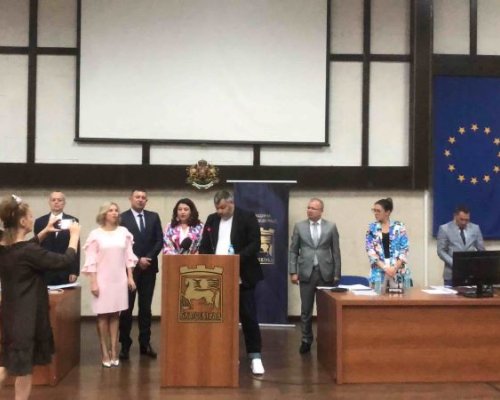 Антония Сивикова, Ваня Алексиева и Исмет Узунов положиха клетва като общински съветници