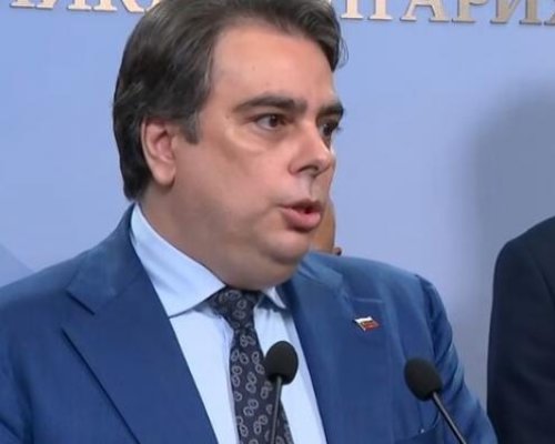 Асен Василев: ГЕРБ са шизофренични