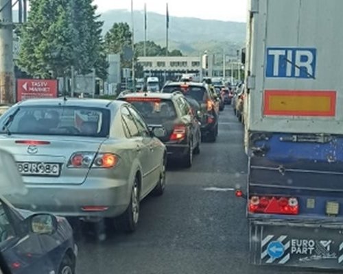 Километрично задръстване на ГКПП  Кулата