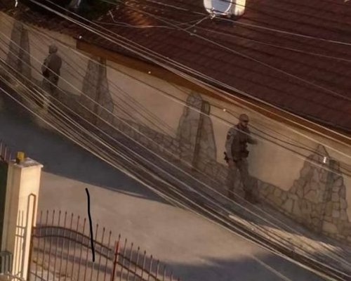 Ето ги снайперистите в двора на Борисов