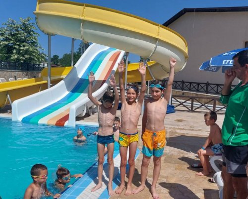 С много слънце, усмивки и добро настроение завърши  Плувно лято”2024г. за деца и ученици от Банско