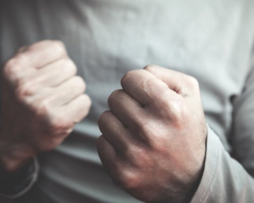 Ужас: Отвлякоха и биха мъж, отказал да работи в кравеферма в петричко село