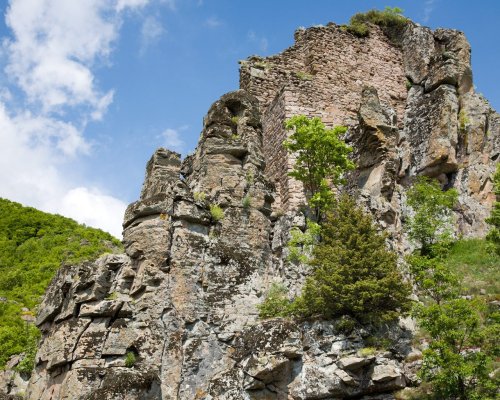 Започват теренни проучвания на средновековна крепост  Момина кула  край Гоце Делчев