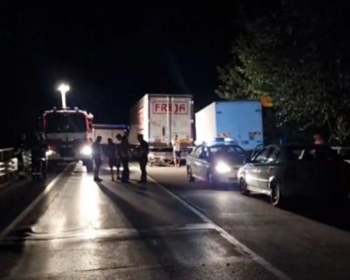 Шофьорът пострадал при при тежката катастрофа край Симитли е с фрактура на крака
