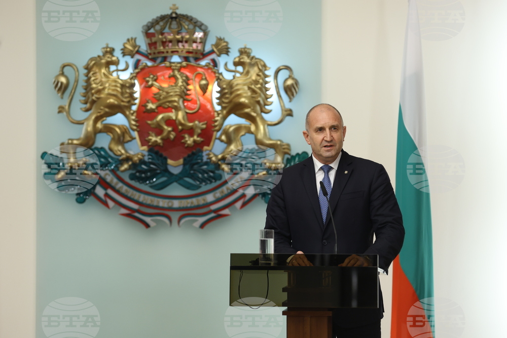 Радев: Не приемам правителството да превръща България в безсрочен донор за войната в Украйна