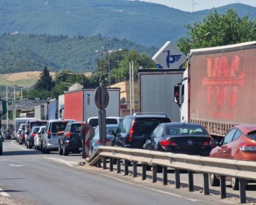 Ех, тази Гърция! Опашки от автомобили се вият на ГКПП Кулата