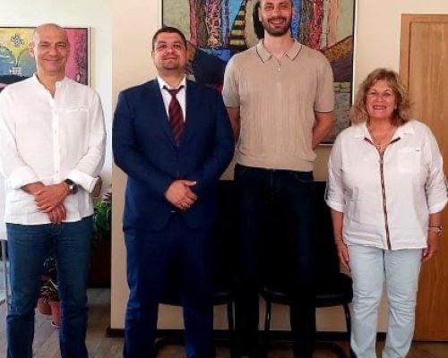 Ректорът на ЮЗУ и българският волейболист Матей Казийски проведоха среща