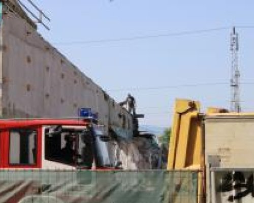 Пожар избухна при преустройство на магазин ЛИДЛ в Благоевград (СНИМКИ)