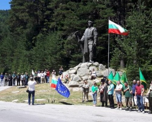 Югозападни и гръцки ловци на събор в Пирин