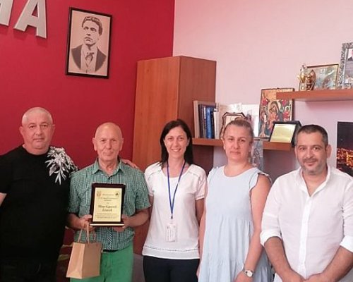 Плакет за талантлив режисьор от Кресна