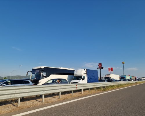 Движението е интензивно на гранични пунктове по границата със Сърбия, Гърция, Румъния и Турция
