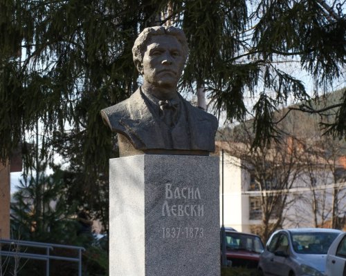 И Крупник поднесе своята почит към Апостола на свободата