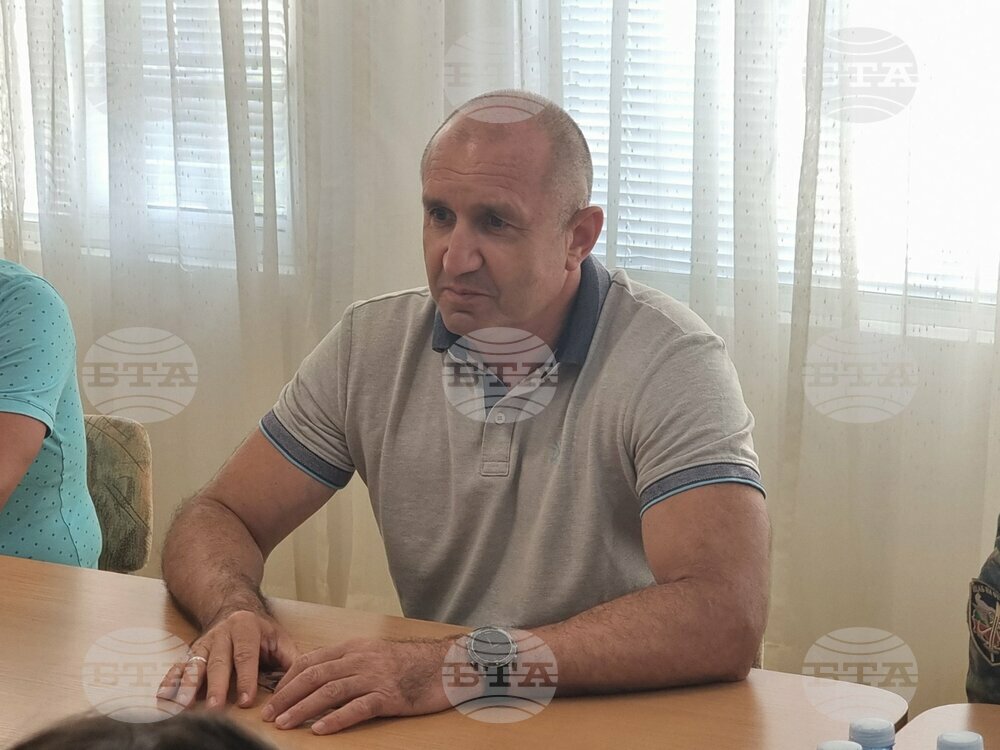 Президентът Румен Радев пристигна в Болярово Президентът Румен Радев пристигна в Болярово