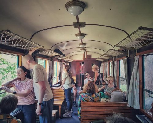 Ретро влак по теснолинейката и през август