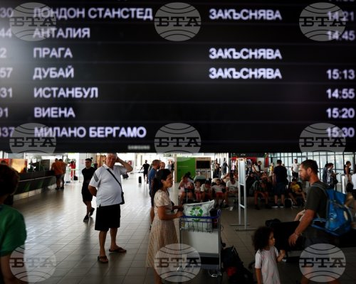 Летище София съобщи за неочакван технически проблем с информационните монитори на двата терминала