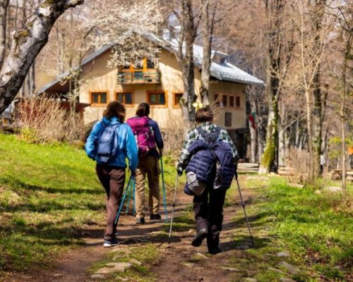 Пиринско с подкрепа за хижите, изгражда соларна система за заслони