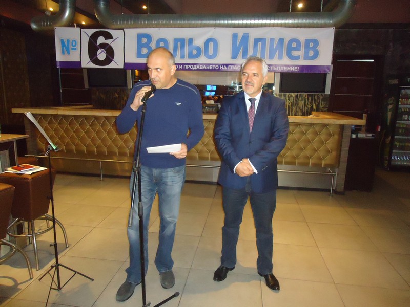 Кандидат-кметът на Петрич Вельо Илиев откри пищно предизборната си кампания (видео)