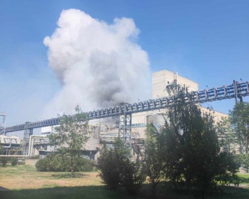 Пожар избухна в цех на завод в Свищов, евакуираха работниците