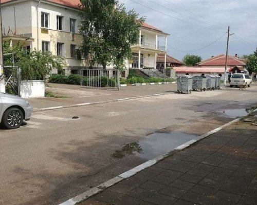 Жители на Бело поле гневни: Селото се превърна в сметище,единствената активност на кмета е за събора на Голяма Богородица