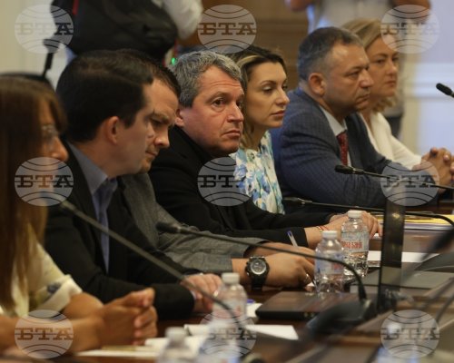 В четвъртия ден от преговорите за правителство ИТН очакват Продължаваме промяната-Демократична България и Възраждане