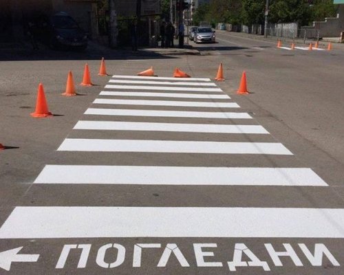 Обновяват пътната маркировка на територията на община Петрич