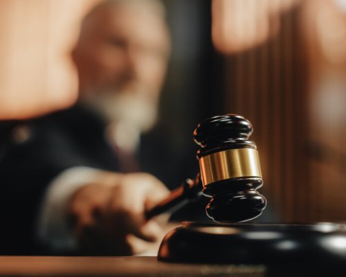 26-годишен фитнес инструктор от Благоевград обвинен в измама за 9100 лв.