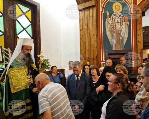 Радвам се, че след дълго време отново може да се служи в този прекрасен храм, каза патриарх Даниил в църквата Преображение Господне в Боровец