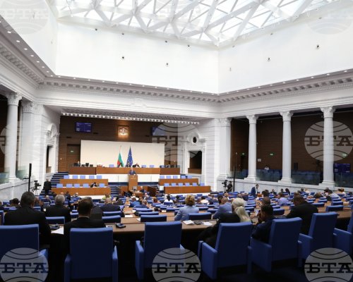 Парламентът ще обсъди проект на решение за задължаване на здравния министър да предприеме действия за осигуряване на медицински сестри и акушерки