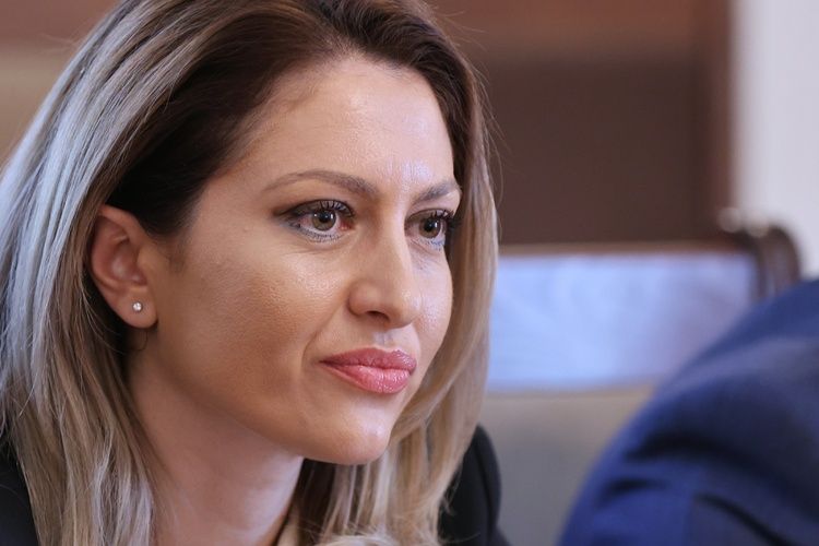С опити за сваляне на Рая Назарян започва новата парламентарна седмица