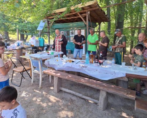 Кукерски банкети разлюляха Симитлийско