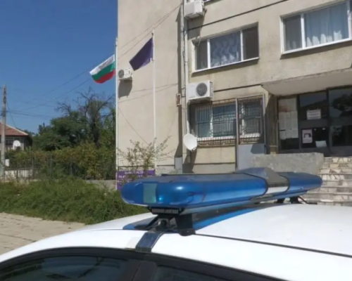 84-годишна баба пъхна 10 бона под пейка на мегдана