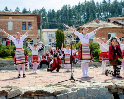 Три дни музика,танци и веселба в село Баня