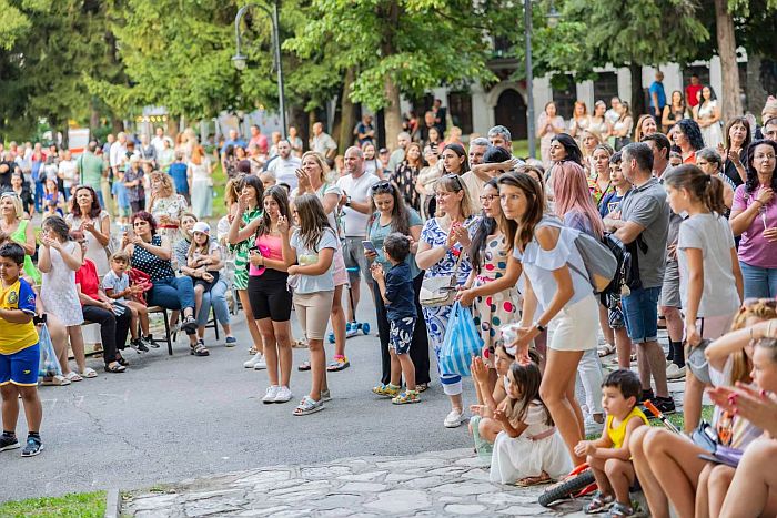 Латино ритми в Разлог